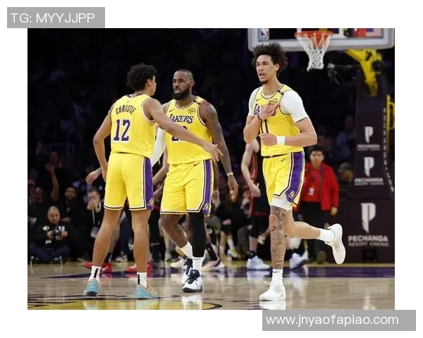 湖人对热火第四节精彩回顾：逆转与绝杀的激烈对决